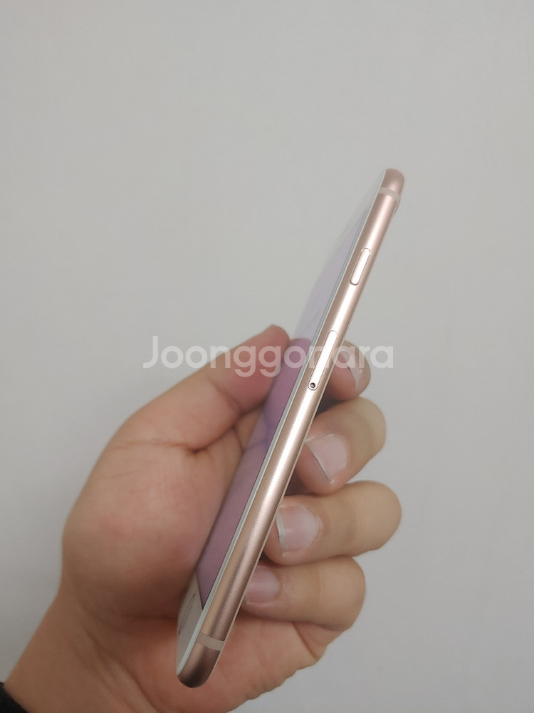 아이폰8 골드 64팝니다--3