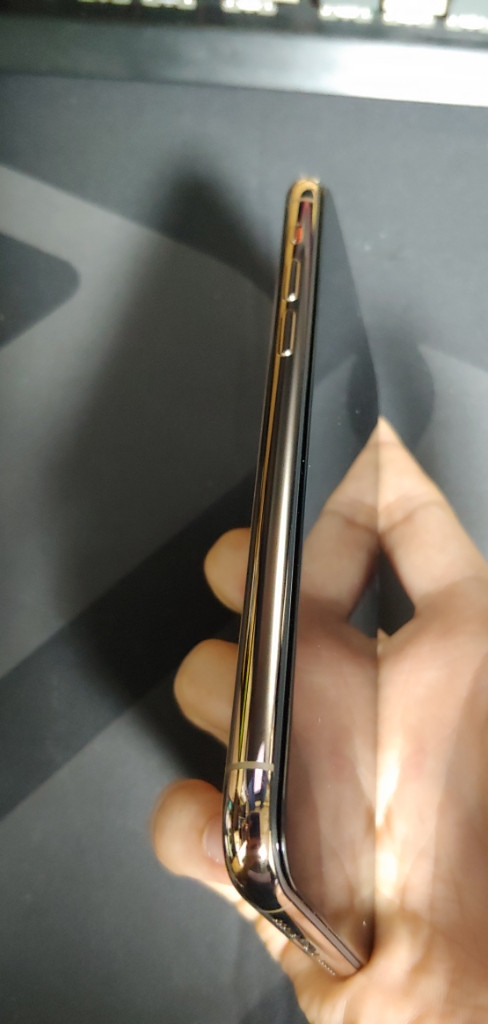 아이폰11프로 골드 256GB 자급제 + 애플케어--2