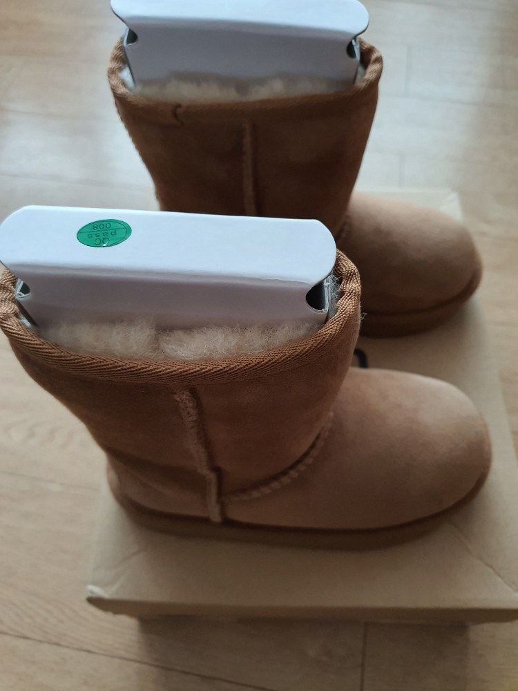 정품 UGG 어그 키즈 부츠(정가 184,000)--2