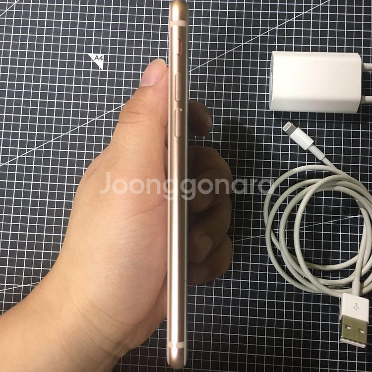 아이폰8 골드 64GB 배터리 효율 100%--3