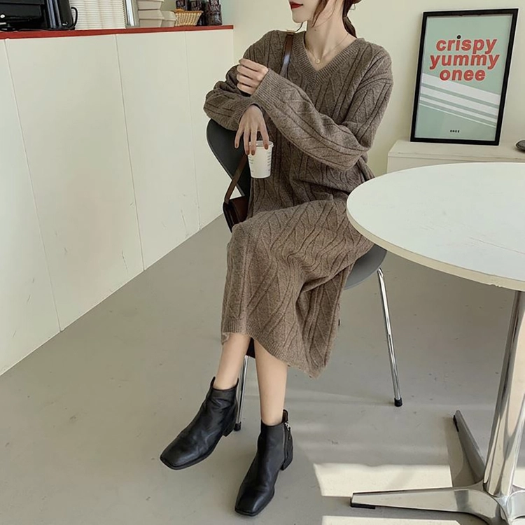브이넥 패턴 데일리 니트 롱 원피스 이미지