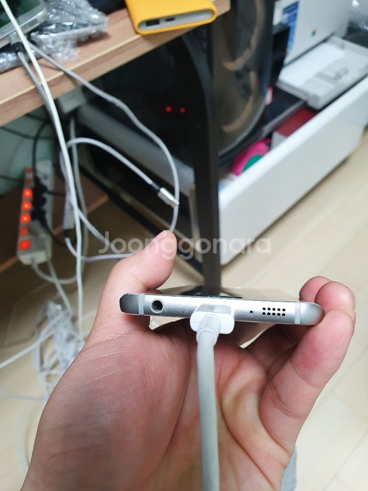 kt 갤럭시s6엣지 32g 8만원에팝니다--2