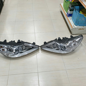 제네시스 BH 전조등 좌우 판매합니다 상태 미사용