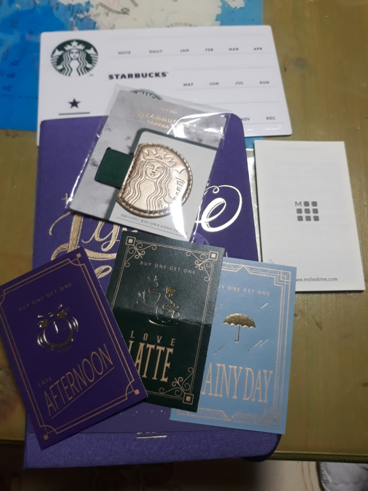 스타벅스 다이어리 그린 퍼플 이미지