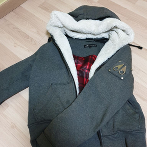 15fw 무스너클 버니스웨터