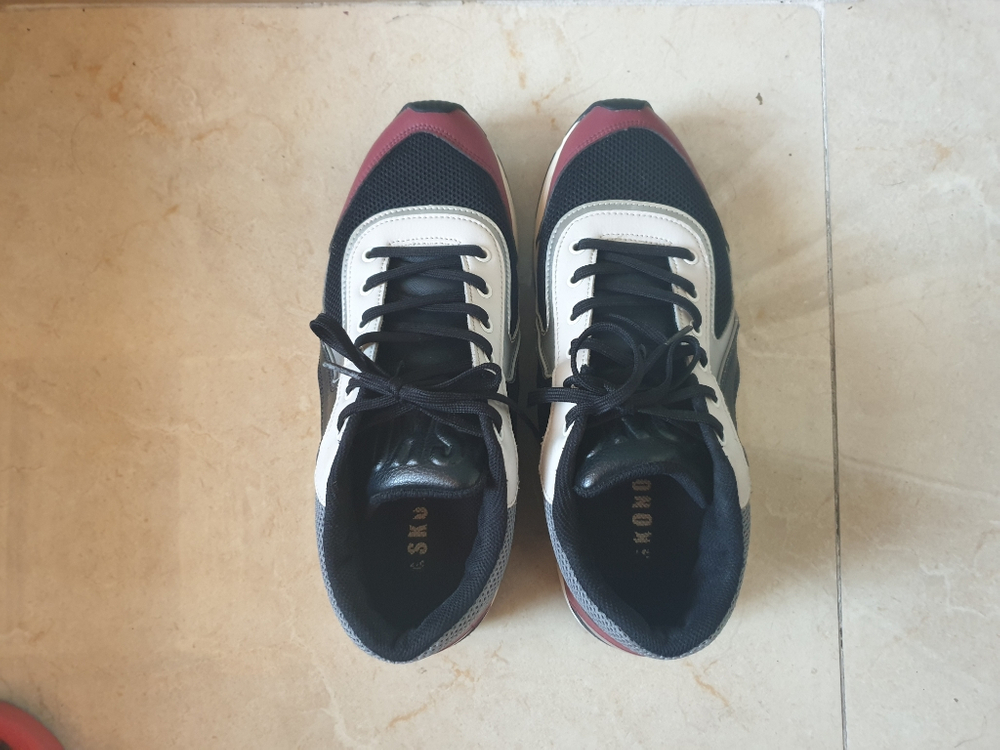 skono 운동화 팝니다--2