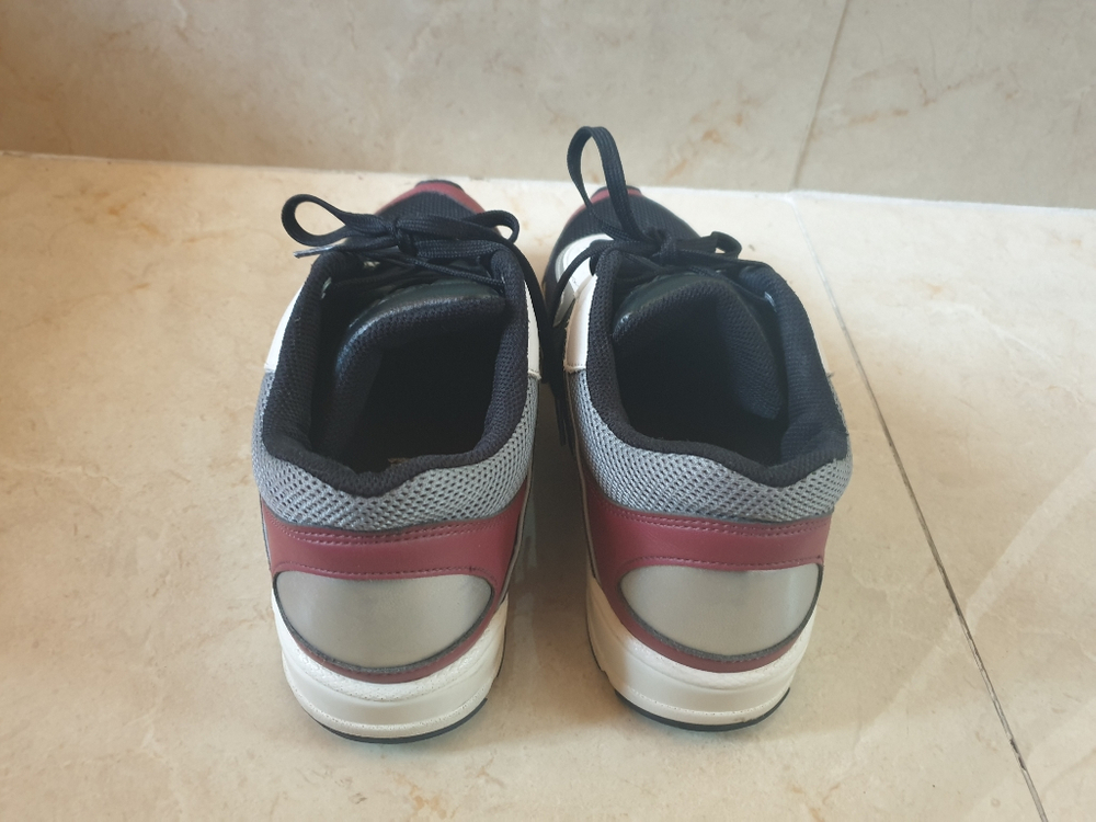 skono 운동화 팝니다--3