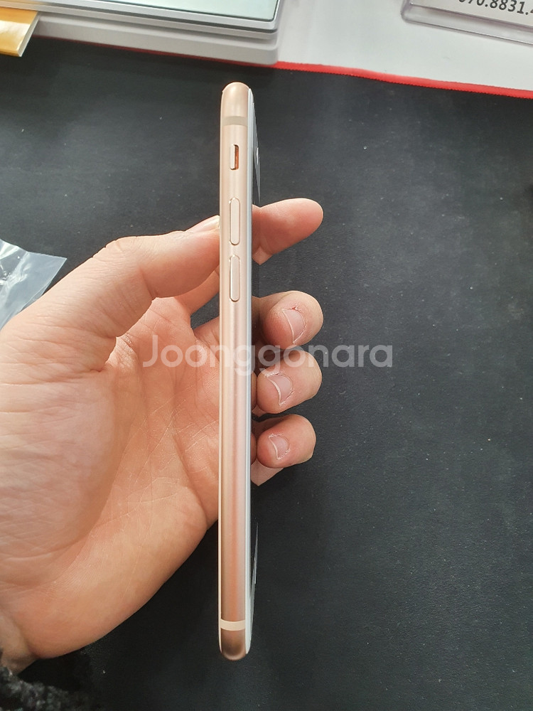 아이폰8 64GB 골드--4