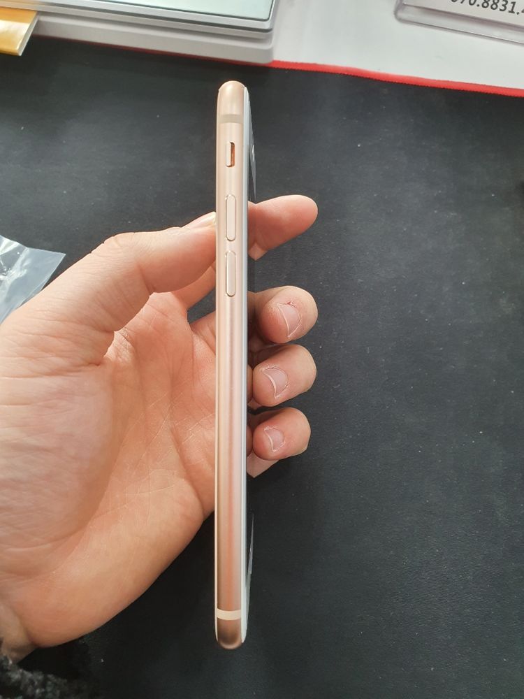 아이폰8 64GB 골드 이미지