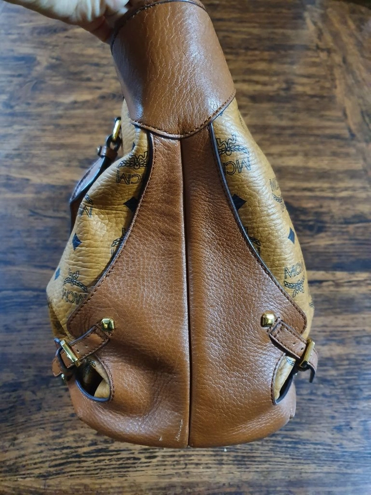 MCM 숄더백 이미지