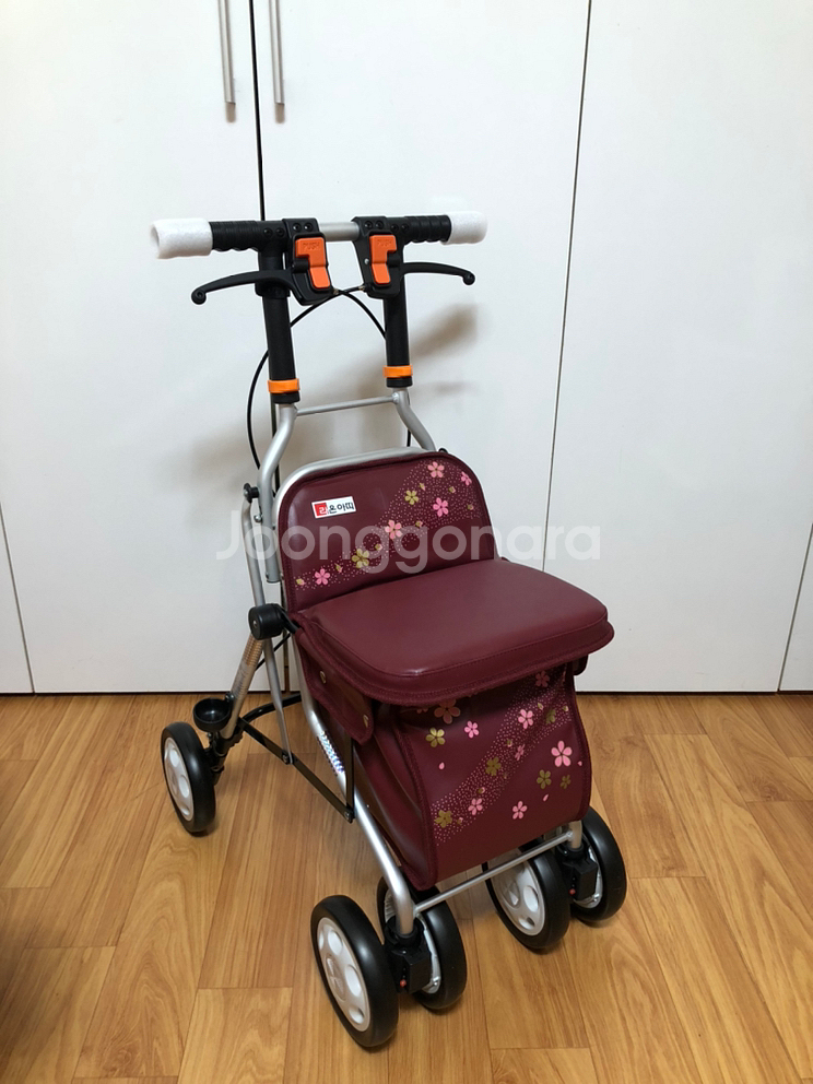 미개봉새상품) 라온아띠 kcs-302 노인 보조보행기--0