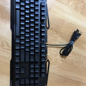 제닉스 스톰 타이탄se 블랙