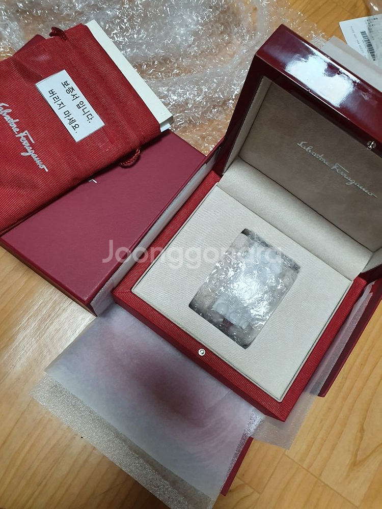 멜로가체질 천우희 시계 .SF43014-19.새제품.--5