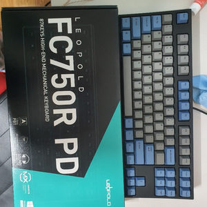 레오폴드 FC750R PD 갈축 영문 판매합니다