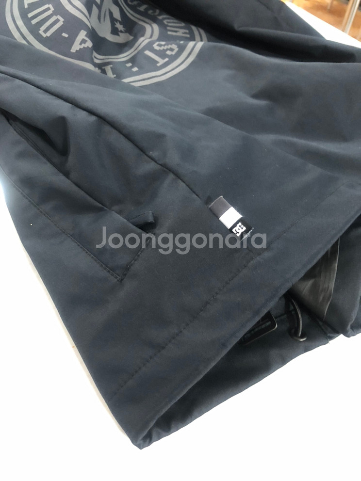 dc 스노우보드자켓 팝니다--4