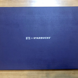 BTS+STARBUCKS 체크 티탄 파우치 Large