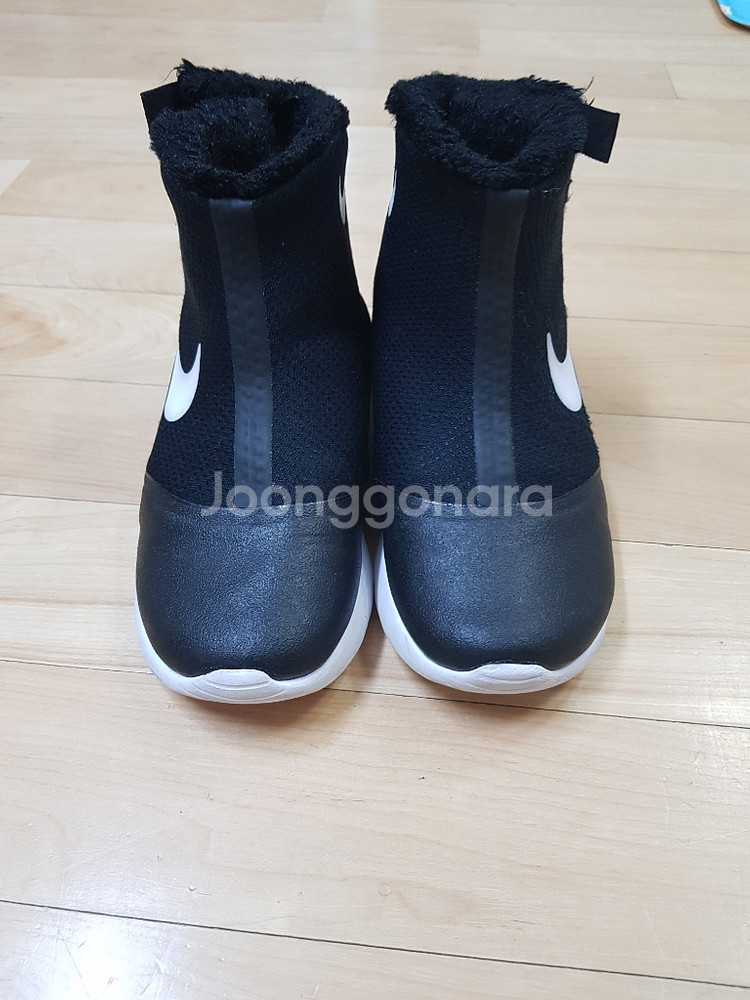 나이키 키즈부츠190사이즈 택포팝니다--0