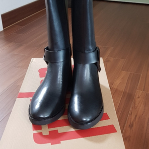 핏플랍 KNOT 롱부츠 새상품 판매합니다
