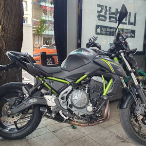 병적으로 관리한 가와사키 z650 판매합니다.