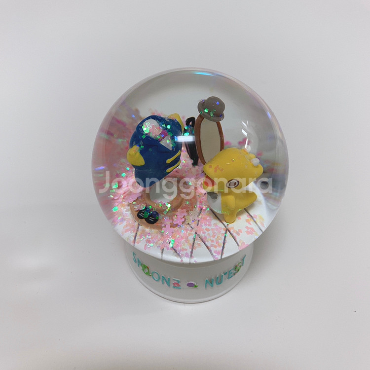 스푼즈X뉴이스트 플라워볼 65mm(핑, 민현)--1