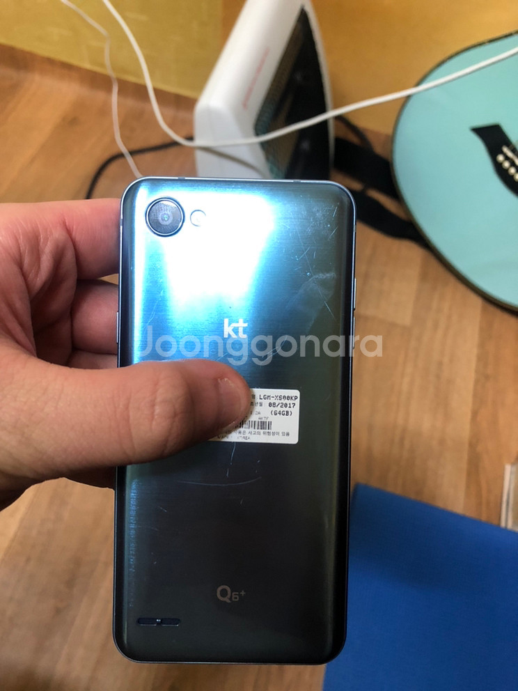 LG Q6+ 64기가 팝니다--2