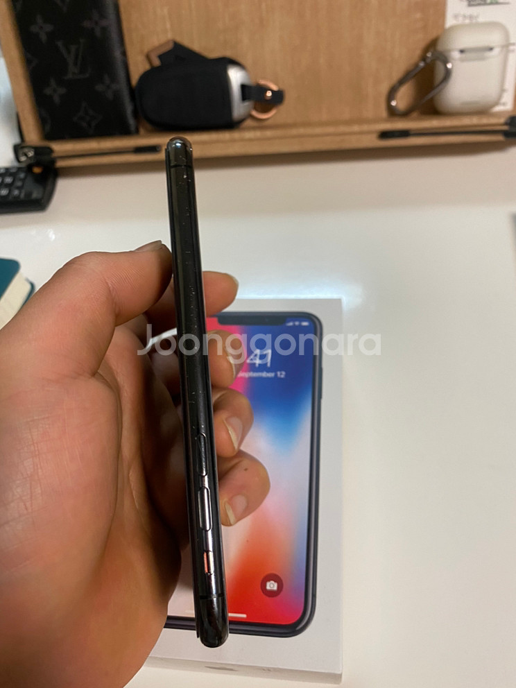 아이폰X 30팝니다 64기가입니다--3