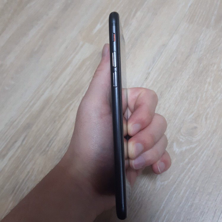 아이폰7 32기가--1