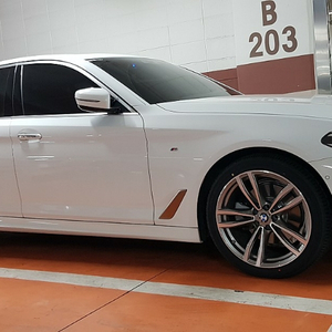 bmw 647m 휠 타이어세트 판매합니다.