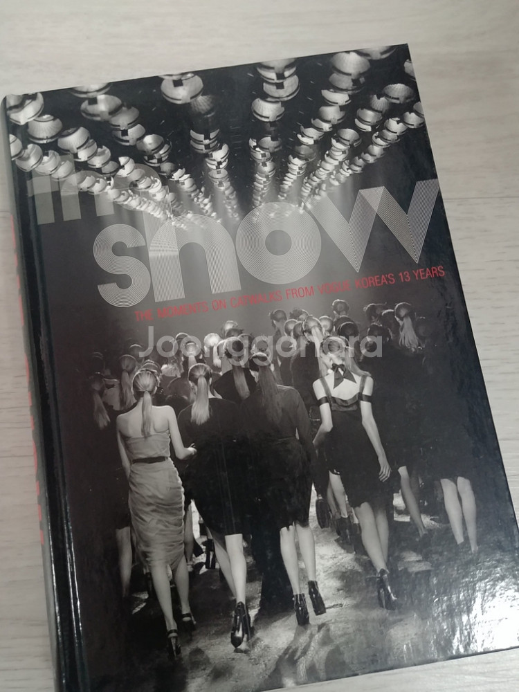 보그 the show 책자--0