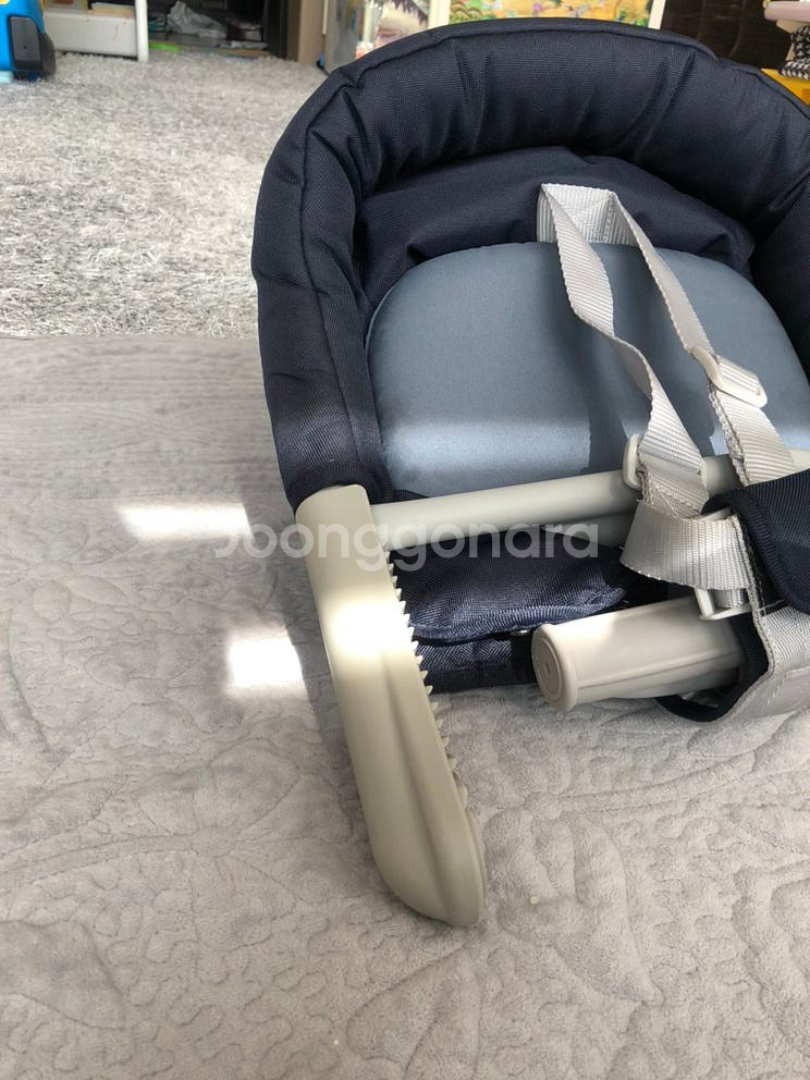 잉글레시나 휴대용 유아 식탁의자--4