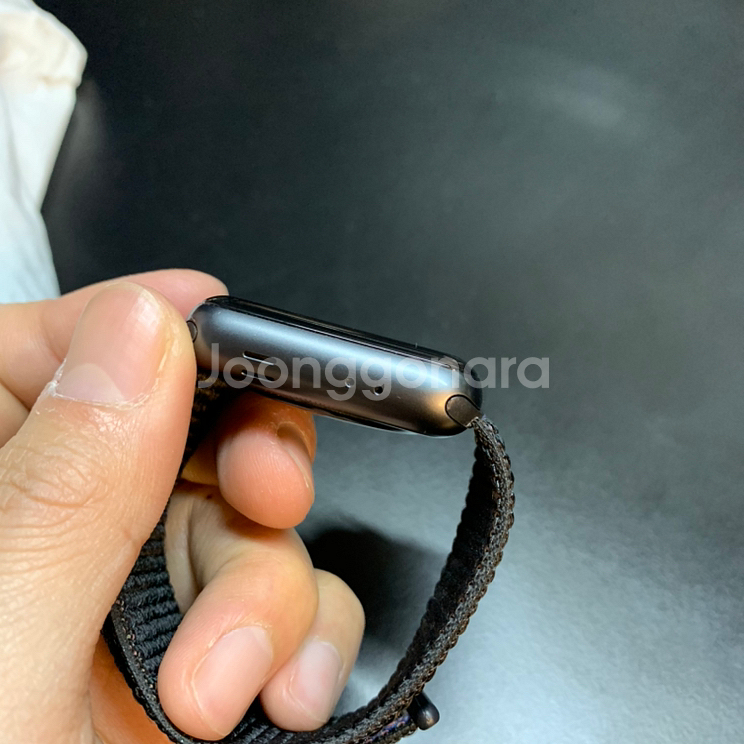 애플워치3 42mm 나이키 GPS 팝니다--1