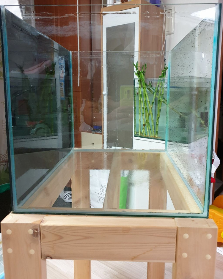 구리시 2자 광폭 어항. 외부여과기. 축양장 팝니다.--9