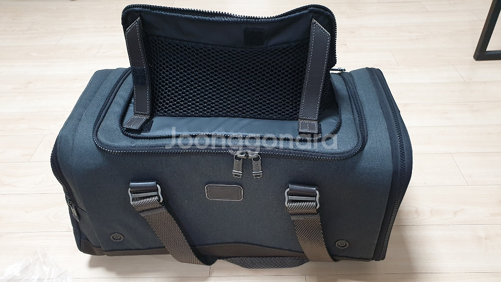 TUMI CLOUD 7 애완동물 캐리어--2