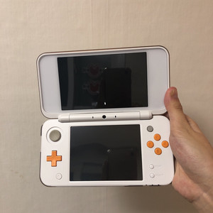 뉴닌텐도 2DS XL + 충전기 + 투명 케이스