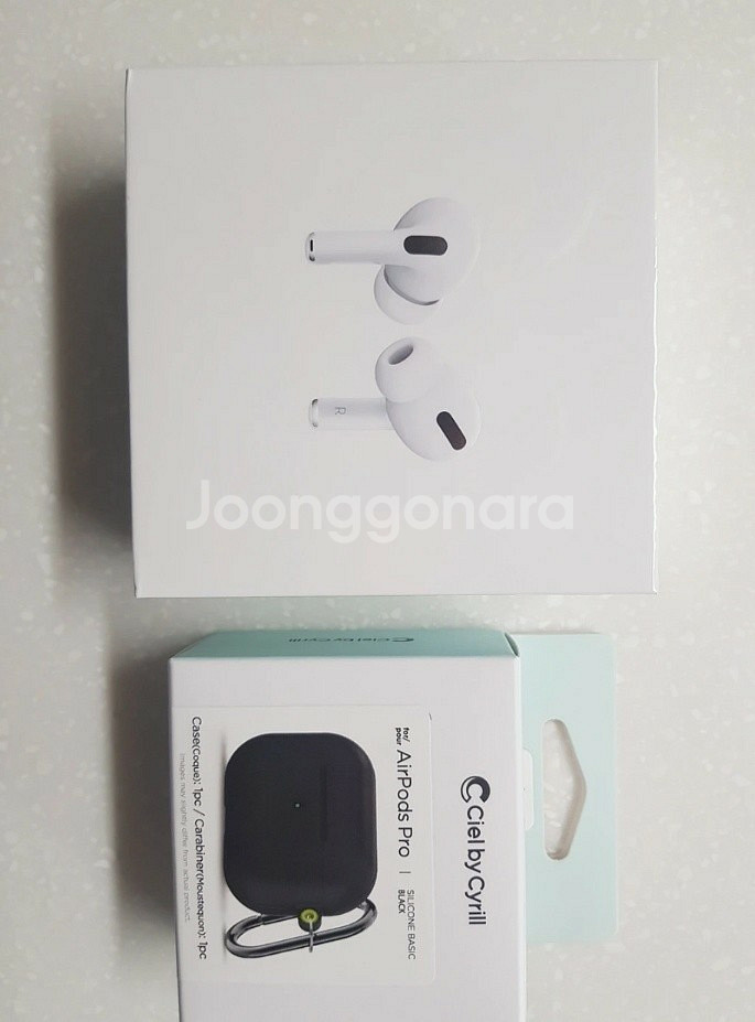 미개봉 에어팟프로 판매합니다 씨릴 케이스포함--4