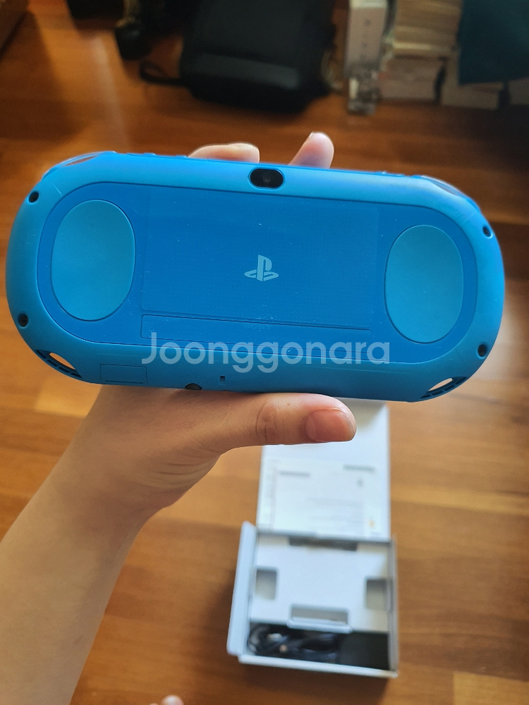 psvita2세대 아쿠아블루 128g 풀박팝니다.--8