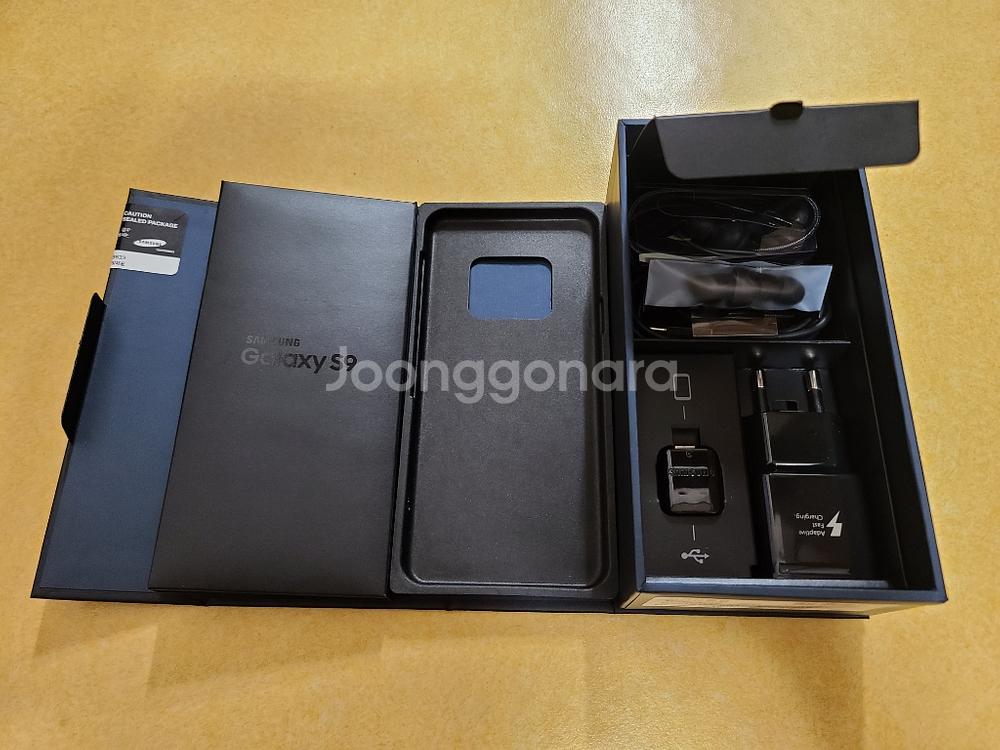 갤럭시 S9 64g 블랙 팝니다.--1