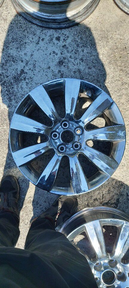 에쿠스 18인치 순정 크롬휠 1대분 4개팝니다--1