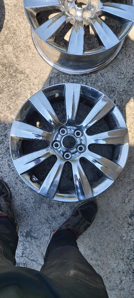 에쿠스 18인치 순정 크롬휠 1대분 4개팝니다--2