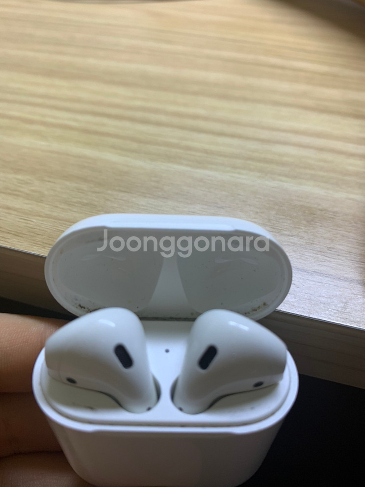 에어팟1 판매합니다.--4