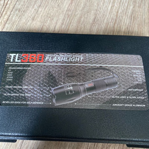 TL360 flashlight팝니다