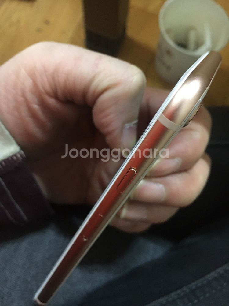 아이폰8 골드 64G--3