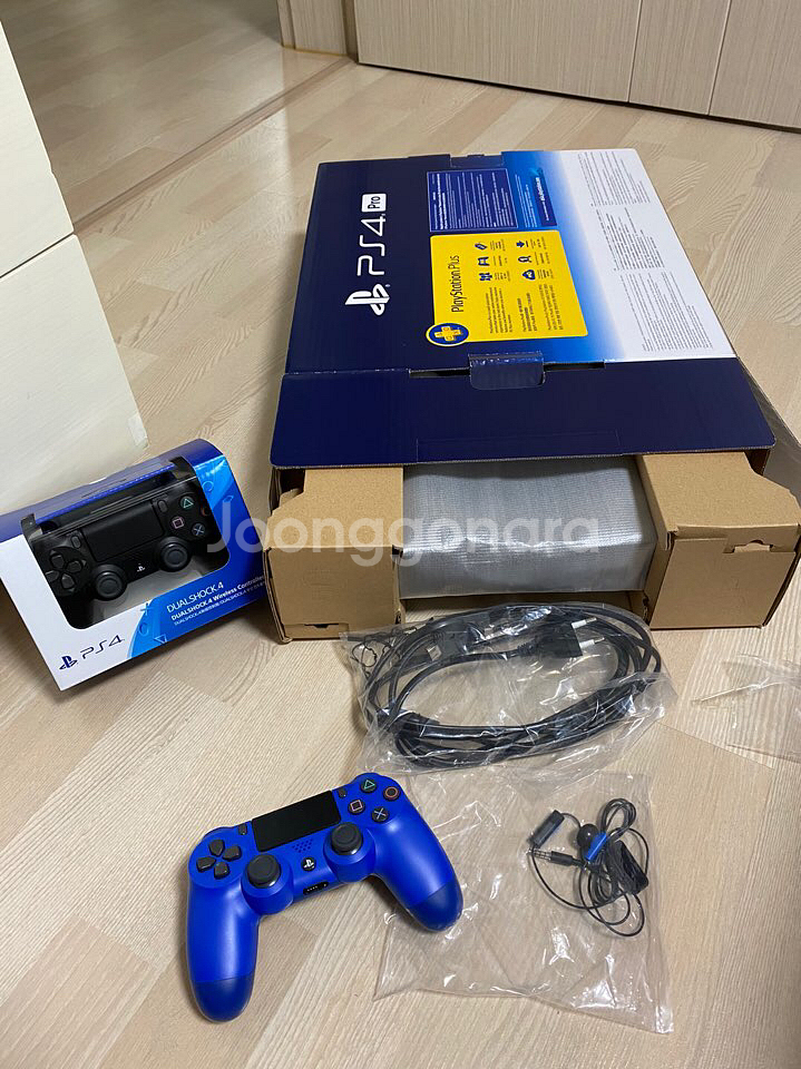 플스4 프로 7218b 듀얼쇼크 2개 팝니다--1