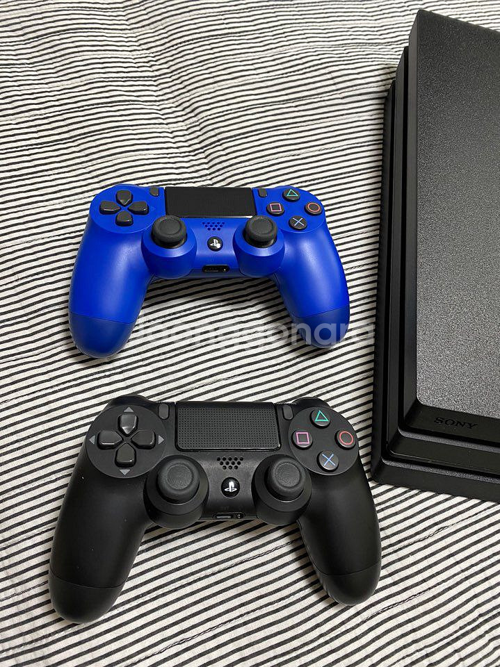플스4 프로 7218b 듀얼쇼크 2개 팝니다--4