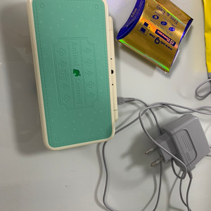 닌텐도 2DS XL 튀동숲에디션