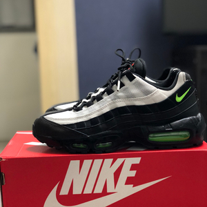 NIKE AIR MAX 95 ESSENTIAL