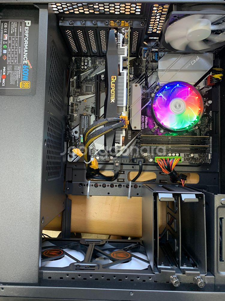 게이밍컴퓨터팝니다^^--2