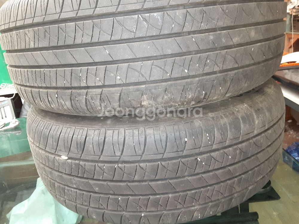 한국타이어 217 55 17 상태 A급 2짝 7만원--4
