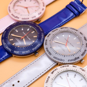 미사용 제품 플라스틱 아일랜드 여성용 손목시계 팝니다.