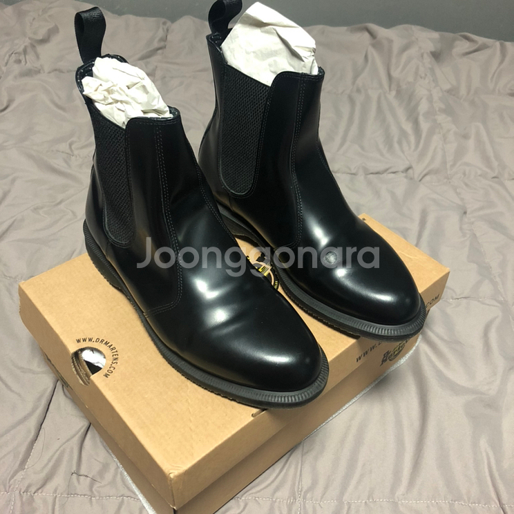 닥터마틴 플로라 270(인천). 1회착용--2